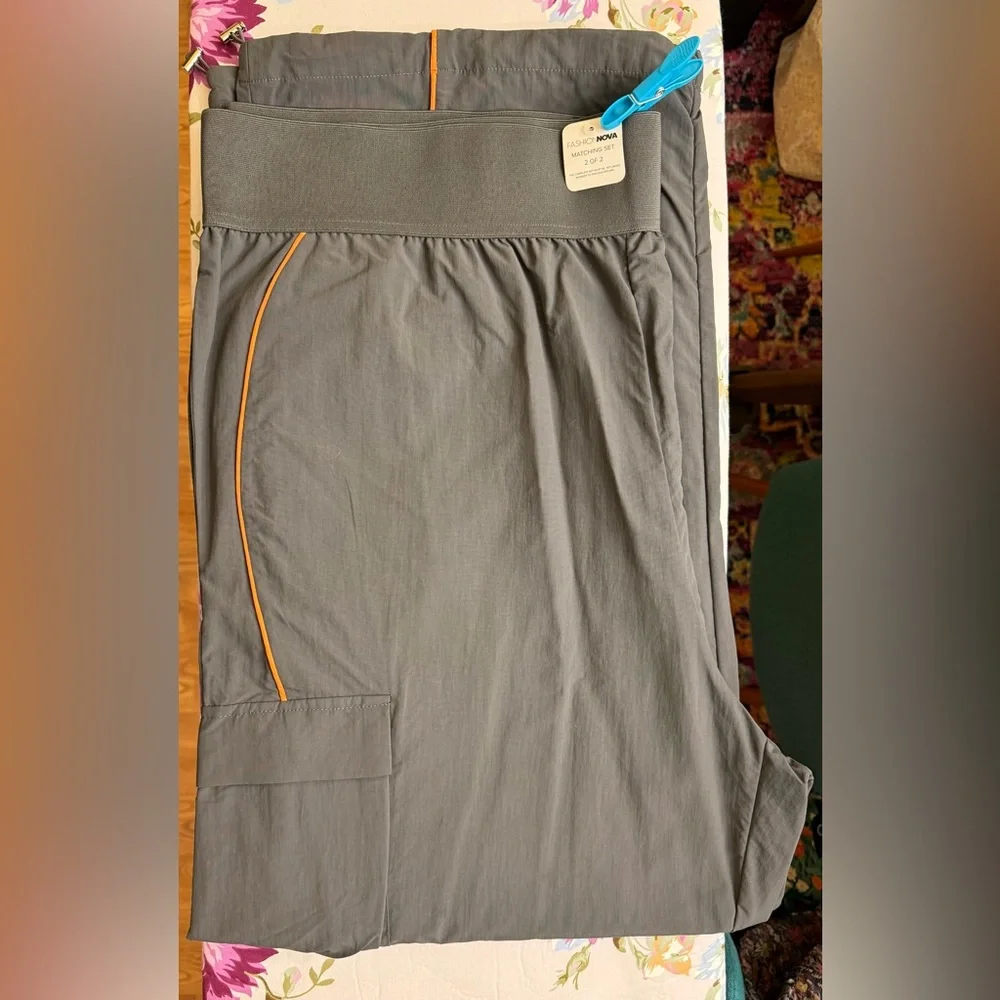 Fashion Nova Steal the Moment Windbreaker Set - NWT - Picture 4 of 7